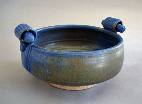 like the cool handles Pottery Handles, Handle Ideas, Ceramic Handles, Ceramic Crock, Coil Pots, Pottery Form, Pottery Handbuilding, Muted Green, Clay Bowl