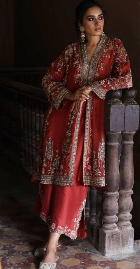 Heavy Suits For Wedding, Wedding Outfit Pakistani, Pakistani Salwar Suits, Velvet Dress Designs, Bridal Store, Pakistani Wedding Outfits, Casual Indian Fashion, Stylish Short Dresses, Outfit Wedding