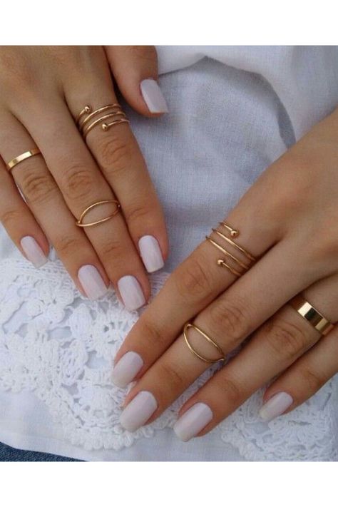 Rings Ideas How To Wear, Many Rings On Hand, Ring Placement Ideas, Hand Full Of Rings, Multiple Fingers Rings, Hands With Rings, Hand Jewelry Rings, Wear Rings, How To Wear Rings