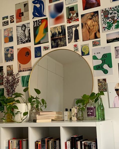 Vanity Bookshelf Ideas, Gallery Wall Teenage Bedroom, Cute Bookshelf Ideas Aesthetic, Bookshelf Room Aesthetic, Vanity Bedroom Aesthetic, Bookshelves Aesthetic Bedroom, Aesthetic Bookshelf Bedroom, Bookshelf With Mirror, Wall Bookshelf Ideas Bedroom