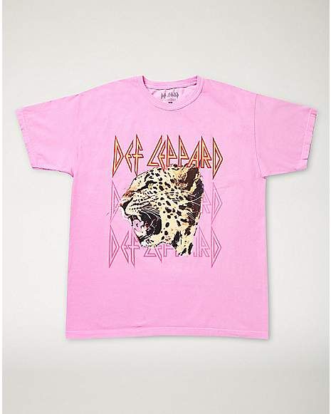 Def Leppard T Shirt, Def Leppard Albums, Def Leppard Shirt, Def Leppard Band, Def Leopard, Leopard Shirt, Cute Preppy Outfits, Def Leppard, Pink Tee