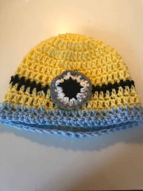 Crochet Minion Hat, Yarn Activities, Minion Crochet Hat, Crochet Minion, Minion Hat, Minion Hats, Minion Crochet, Crochet Project Ideas, Crochet Pieces