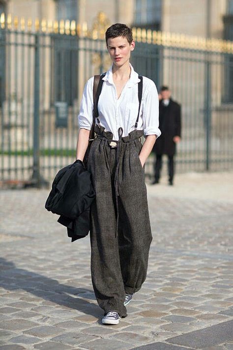 Not sure if I would wear this, but still interesting Saskia De Brauw, Street Style Paris Fashion Week, Paris Street Style Spring, Boyish Style, Reverse Harem, Fashion Week Spring 2014, London Style, Women's Suits, Paris Fashion Week Street Style