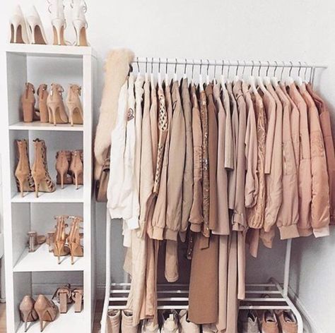 Pink Closet, Closet Decor, Closet Room, Clothes And Shoes, Closet Inspiration, Dressing Room Design, Wardrobe Closet, Closet Designs, Room Ideas Bedroom