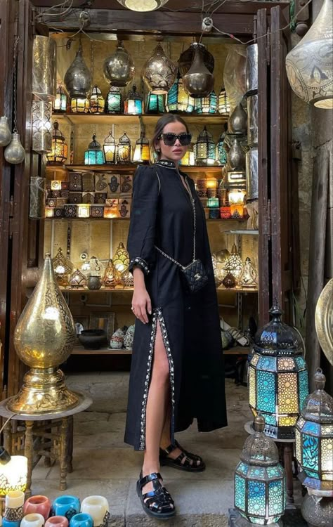 Doha Outfits Ideas, Doha Outfit, Istanbul Outfit Ideas Summer, Arab Outfit Ideas, Qatar Outfit Ideas, Istanbul Outfit Ideas, Dubai Outfits Ideas, Egyptian Outfit, Egypt Outfits