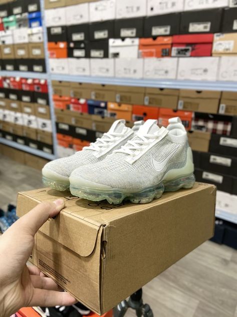 Air Vapormax, Nike Air Vapormax, Nike Store, Saucony Sneaker, White Sneaker, Nike Shoes, Nike Air, Nike, Sneakers