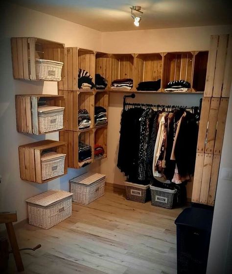 Ideas Con Cajas, Rustic Closet, Western Bedroom Decor, Boys Bedroom Makeover, Easy Diy Room Decor, Diy Bathroom Furniture, Diy Apartment Furniture, Diy Furniture For Small Spaces, Diy Baby Furniture