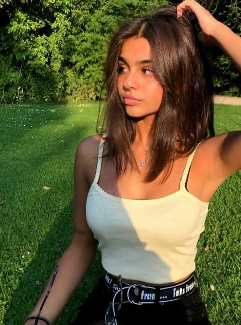 Arunya Guillot, Makeup Tip, Hair Streaks, Penteado Cabelo Curto, Brown Blonde Hair, Girl Short Hair, Grunge Hair, Shoulder Length Hair, Aesthetic Hair