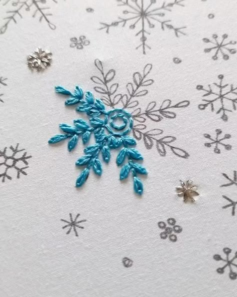 Embroidery.Вышивка.Handmade on Instagram: "@infinite_thread_arts" Snowflakes Embroidery Pattern, Snowflake Embroidery, Clothes Embroidery Diy, Simple Hand Embroidery Patterns, Diy Embroidery Designs, Hand Embroidery Patterns Flowers, Diy Embroidery Patterns, Hand Embroidery Tutorial, Handmade Embroidery Designs