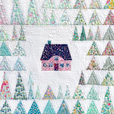 Duckadilly.com Forest Quilt, Fairytale Forest, Foundation Paper Piecing Patterns, Pink Cottage, Paper Piecing Quilts, Block Of The Month, Paper Piecing Patterns, Craft Club, Foundation Paper Piecing