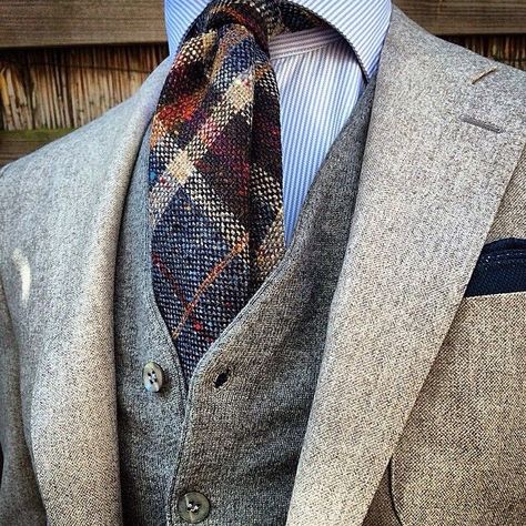 B Herren Style, Gq Style, Sharp Dressed Man, Gray Suit, Wedding Suits Men, Well Dressed Men, Gentleman Style, Suit Fashion, Suit And Tie