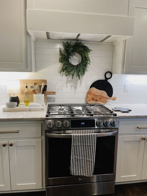 Wreath In Kitchen, Marble Utensil Holder, Kitchen Counter Styling, Stove Decor, Black Utensils, Outdoor Stove, Glass Storage Containers, Amazon Decor, Marble Tray