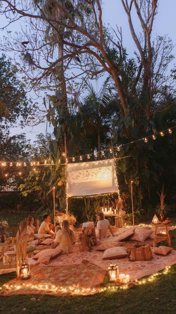 Movie Projector Birthday Party, Autumn Outdoor Movie Night, Outdoor Movie Picnic Set Up, Picnic Fairy Lights, Fairy Lights Picnic, Backyard Party Invitations, Night Time Garden Party, Movie Night Bachelorette Party, Projector Outdoor Backyard Movie Nights