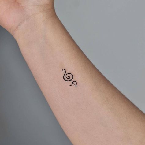 Minimal Symbol Tattoo, Hakuna Matata Tattoos, Hakuna Matata Symbol Tattoo, Hakuna Matata Tattoo Ideas, Fine Line Music Tattoo, Hakuna Matata Symbol, Hakuna Matata Tattoo, Small Music Tattoos, Bestie Tattoo