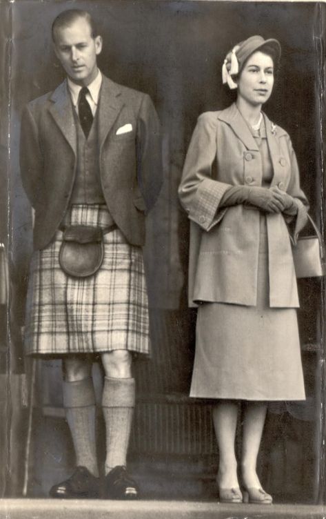 Balmoral Tartan, Queen Elizabeth 1952, Prince Philip Queen Elizabeth, Princess Alice Of Battenberg, Queen And Prince Phillip, Prince Michael Of Kent, Royal Family Portrait, Queen Elisabeth, Royal Family Pictures