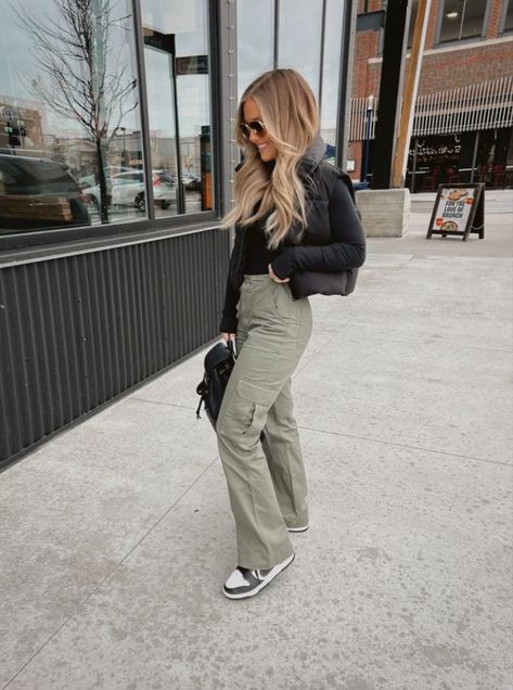 Womens 2023 Fall Outfits, Puffer Vest With Cargo Pants, Women’s Style Fall 2023, Puffer Vest And Cargo Pants Outfit, Work Outfits Women Casual Sneakers, Cargo Pants Styles For Women, Womens Cute Winter Outfits, Womens Fall Style 2023, Dress Pants Winter Outfit