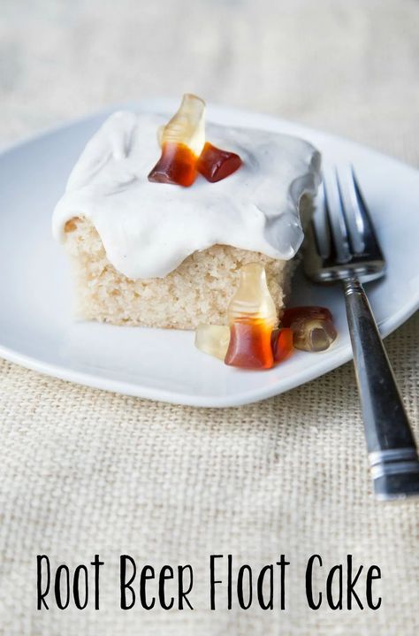 Here’s a fun twist for the next time you bake a cake! You can use root beer in BOTH the cake batter and frosting for a delicious Root Beer Float Cake! This dessert is something you'll have on repeat at your house! Beer Cake Recipe, Root Beer Cake, Root Beer Candy, Root Beer Float Cake, Family Favorite Recipes, Fun Dessert, Homemade Snickers, Beer Cake, Beer Float