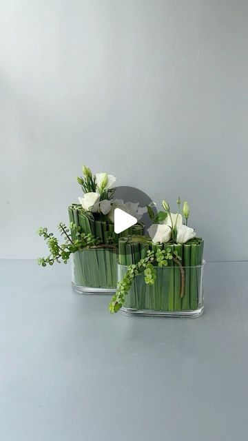 August Floral Arrangements, Design Floral Moderne, Lilies And Roses, Unique Floral Arrangements, Unique Flower Arrangements, Diy Table Decor, Diy Gift Set, Floral Arrangements Diy, Modern Flower Arrangements