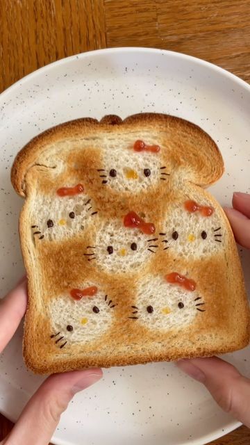 Winnie | Toronto Foodie on Instagram: "Hello Kitty toast . . . . . . #hellokittytoast #hellokitty #hellokittyfood #hellokittycafe #hellokittyaesthetic #sanriofood #sanriocafe #sanrioaesthetic #cutetoast #toastart #toastpost #kawaiifood #cutefood #cutefoodart #kawaiiaesthetic #toasttuesday #torontofood #toreats #tofoodies #torontofoodblog #yyzfoodies" Hello Kitty Restaurant, Hello Kitty Theme Party, Diy Hello Kitty, Online Bakery, Hello Kitty Cupcakes, Kitty Cafe, Kawaii Cooking, Hello Kitty Themes, Hello Kitty Cake