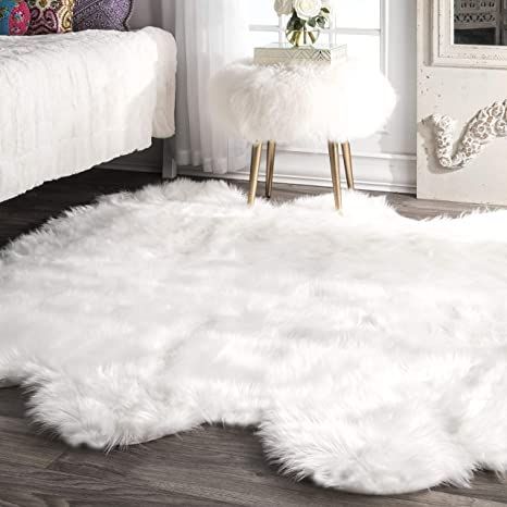 White Shag Rug, Faux Fur Rug, Dekorasi Kamar Tidur, Solid Area Rugs, Bohemian Bedroom, Sheepskin Rug, Shag Area Rug, Cloud White, Cozy Room