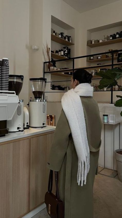 Getting Coffee Aesthetic, Cool Instagram Aesthetic, Amsterdam Aesthetic Outfit Winter, Coziness Aesthetic, Coffee Pictures Aesthetic, Coffee To Go Aesthetic, Coffeeshop Photoshoot, Aesthetic Coffee Pictures, Coffee Photo Ideas