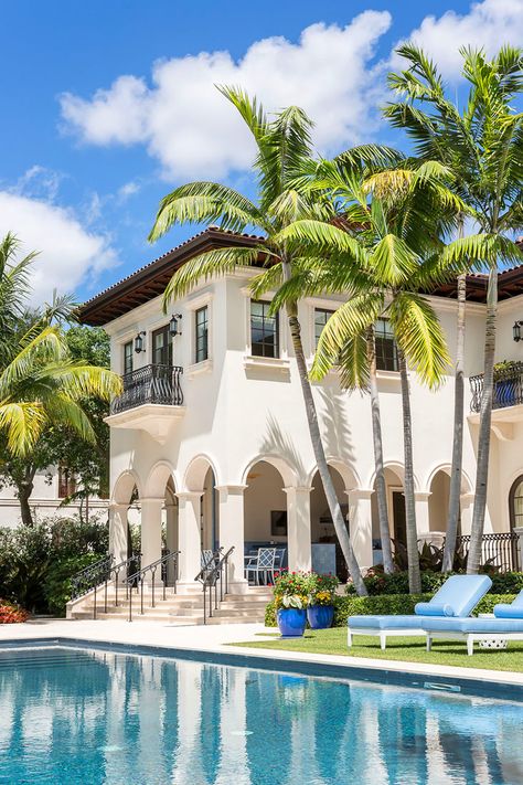 Miami Mediterranean Home, Coral Gables Florida Houses, Luxurious Palace, Florida Style Homes, Mediterranean House Designs, Florida Architecture, Portuguese House, Miami Mansion, Mansion Aesthetic