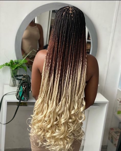 Blonde Ombre French Curl Braids, Mesh Hairstyle, Braided Hairstyles For Graduation, Blonde Braids For Black Women, Braided Hairstyles Knotless, Ombre Braids Black Women, Braids Black And Blonde, Curly Braids Hairstyles, Blonde And Black Braids