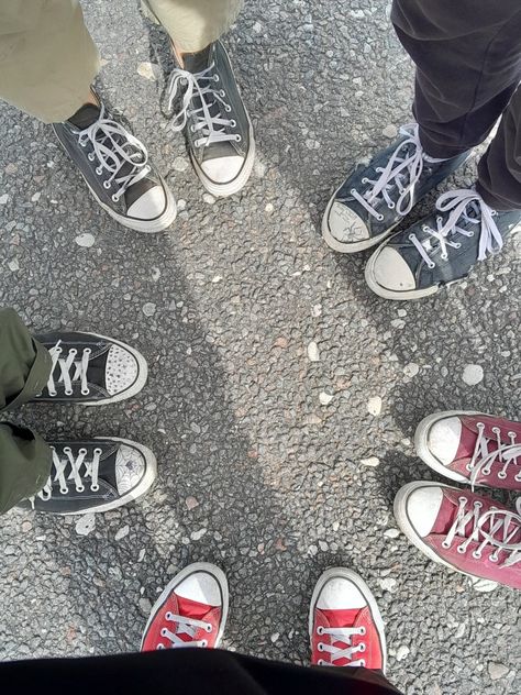 Converse, red converse, black converse, friends, friendgroup, converse circle, pavement, vibe, aesthetics, summer, friends, james potter, marauders Marauders Converse, Converse Friends, Dark Red Converse, Converse Photography, Pine Point, Aesthetic Converse, Converse Red, Red Converse, Slytherin House