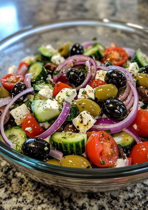 Recipestep Super Salads Recipes, Special Salad, Classic Greek Salad, Healthy Food Menu, Fresh Salad Recipes, Salad Dressing Recipes Homemade, Easy Healthy Meal Prep, Best Salad Recipes, Healthy Food Dishes