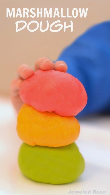 Play dough made from marshmallows - now that's just too fun!  I can only imagine how this feels! {Taste-safe & ready in minutes!} Rock Candy Experiment, Modeling Clay Recipe, Candy Experiments, Clay Recipe, Homemade Clay, Activities For Boys, Playdough Recipe, 4 Baby, Easy Science