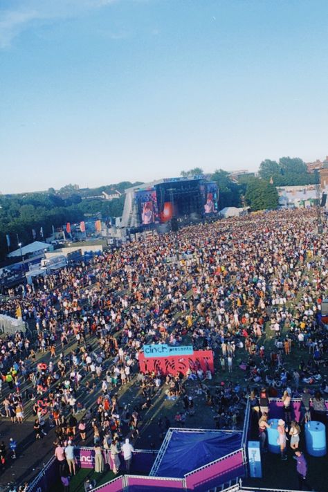 TRNSMT | Festival | #festival #summer #life #july Trnsmt Festival, Summer Life, Festival Summer, Teenage Years, African Dress, Dolores Park, Fangirl, Festival, Concert