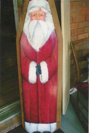 Santa Claus painted on a wooden ironing board!!!  Bebe'!!!  Such a great Santa Claus!!! Santa Ironing Board, Painted Ironing Board Santa, Painted Santas On Wood, Painted Ironing Board, Painted Santas, Log Painting, Santa Pics, Santa Paintings, Fence Pickets