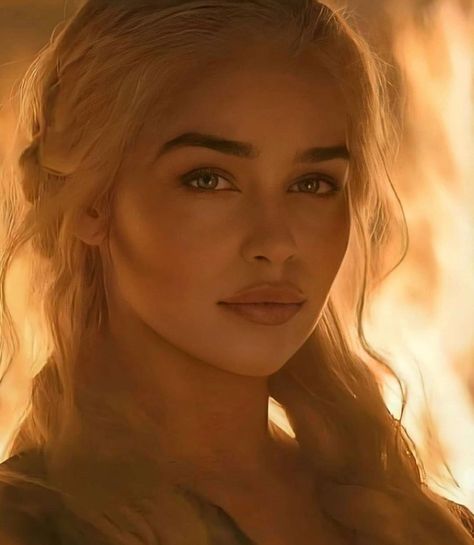 Game Of Thrones shared a post on Instagram: “👍 or 👎 !” • Follow their account to see 1,798 posts. Emilie Clarke, Game Of Throne Daenerys, Targaryen Aesthetic, Gra O Tron, Game Of Throne, Game Of Thrones Art, Peinados Fáciles Para Cabello Corto, House Targaryen, Mother Of Dragons