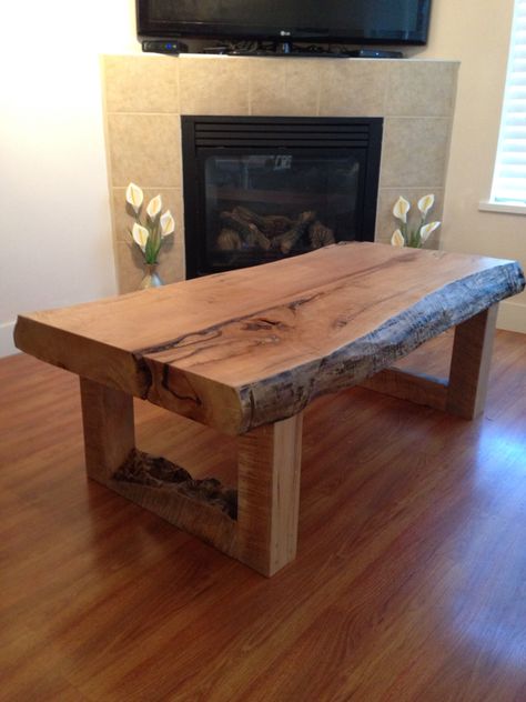 Slab Table Ideas, Slab Wood Ideas, Wood Slab Coffee Table, Wood Slabs Ideas, Wooden Log Table, Wood Coffee Table Diy, Log Coffee Table, Slab Coffee Table, Handmade Wood Furniture