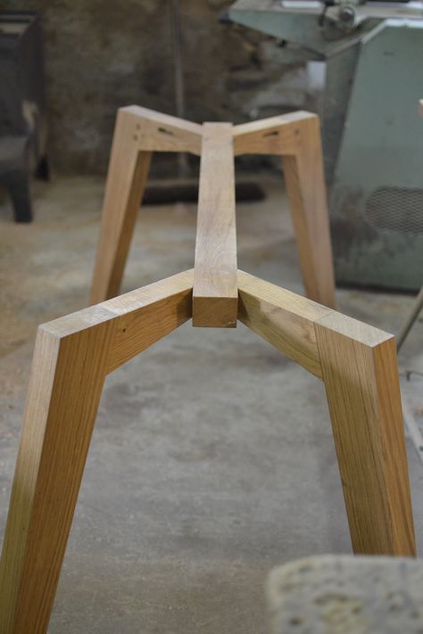 Glass Table Wood Legs, Handmade Oak Dining Table, Diy Table Legs, Kitchen Table Legs, Wood Table Legs, Wood Table Design, Wood Furniture Design, Diy Dining, Praying Mantis