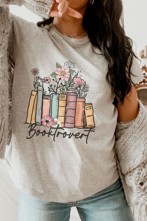 Booktrovert Shirt, Reading Shirt, Librarian Shirt, Bookish Shirt, Book Lover Gift, Book Lover Shirt, Book Shirt,Bookworm Gift,Teacher Shirt Reading Shirt Ideas, Book T Shirt Ideas, Book Shirt Ideas, Tshirt Applique, Bookish Shirts, Plant Space, Library Humor, Book Nerd Shirts, Book Thief