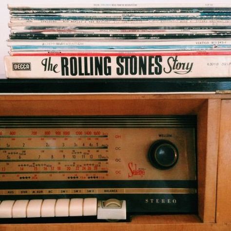 Old Radio, 70s Aesthetic, 80s Aesthetic, Music Aesthetic, Retro Aesthetic, Character Aesthetic, Aesthetic Vintage, Vintage Aesthetic, Rolling Stones