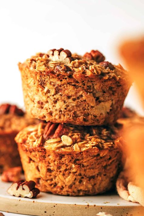 Cinnamon Raisin Granola Recipe, Make Ahead Breakfasts, Oat Cups, Oat Meal, Banana Baked Oatmeal, Baked Oatmeal Cups, Baked Oatmeal Recipes, Oatmeal Cups, Gimme Some Oven