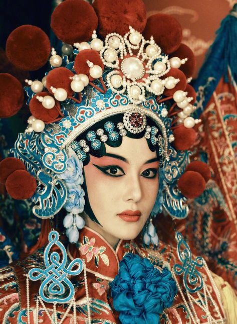 Chinese Opera Makeup, Chinese Opera Costume, Chinese Opera Mask, Opera Mask, Chinese Opera, Abstract Graphic Design, Kuan Yin, Opera Singers, Abstract Tattoo