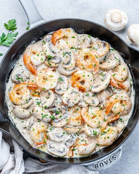 Garlic Shrimp in Creamy Mushroom Sauce Shrimp And Mushrooms, Baked Chicken Cutlets, Shrimp Stuffed Mushrooms, Healthy Mashed Potatoes, Italian Diet, Fitness Meals, Creamy Garlic Sauce, Sauteed Shrimp, Healthy Fitness Meals