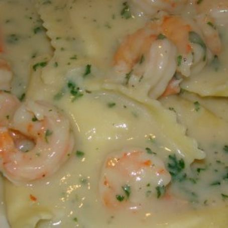 Lobster Ravioli With Shrimp Cream Sauce, Lobster Ravioli Bake, Shrimp And Crab Ravioli Sauce Recipes, Ravioli With Shrimp, Shrimp Ideas, Lobster Ravioli Sauce, Shrimp Cream Sauce, Crab Ravioli, Red Lobster Shrimp