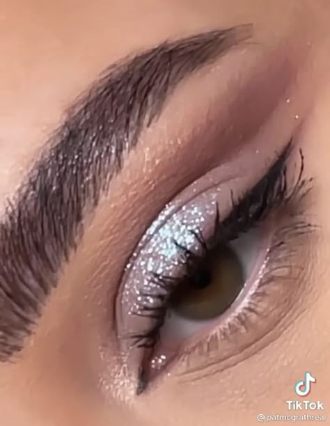 Sparkly Dress Makeup Look, Prom Makeup For Light Green Dress, Silver Eye Makeup Aesthetic, Makeup Looks Shimmery, Silver Shimmery Eye Makeup, Prom Makeup Elegant, White Sparkly Eye Makeup, Homecoming Makeup Glitter, White Shimmer Eye Makeup