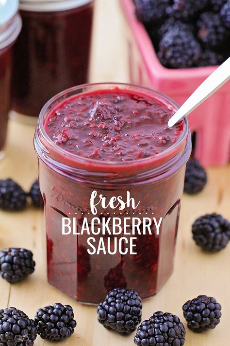 Fresh Berries Recipes, Topping For Pancakes, Waffles Ice Cream, Blackberry Jam Recipes, Blackberry Compote, Ice Cream Sauce, Blackberry Sauce, Blackberry Recipes, Berries Recipes