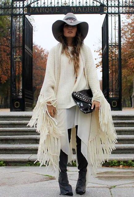 Madame de rosa - tassel cardigan Mode Boho, Winter Boho, Wearing A Hat, Chic Outfit, Estilo Boho, Boho Chic Fashion, Hippie Style, Look Chic, Aesthetic Outfits