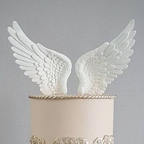 Angel Wing Cake Topper, Angel Wings Cake, Decoration Cake, Angel Cake, Elegant Cakes, Gum Paste, Celebration Cakes, Christmas Cake, Cake Art