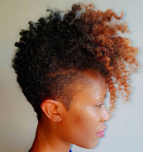 Women's Tapered Mohawk For Natural Hair Taper Mohawk, Hairstyles For Afro Hair, 1920s Hairstyles, Short Natural Haircuts, Tapered Natural Hair, Natural Hair Cuts, Tapered Hair, Long Haircuts, Tapered Haircut