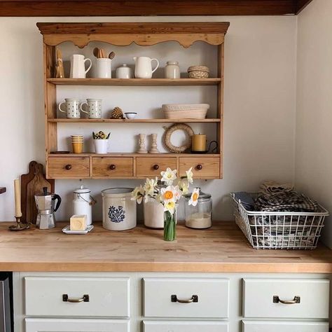 Knosen Antiques on Instagram: “Can’t stop staring at this photo, sent to me by a customer—the plate rack all set up in her beautiful kitchen. Seeing these pieces in their…” Plate Rack Styling, White Plate Racks In Kitchen, Antique Plate Rack, Plate Racks In Kitchen Wood, Plate Rack Oak, Cottage Kitchen Plate Rack, Wooden Wall Mounted Plate Rack, Berry Kitchen, Plate Racks In Kitchen