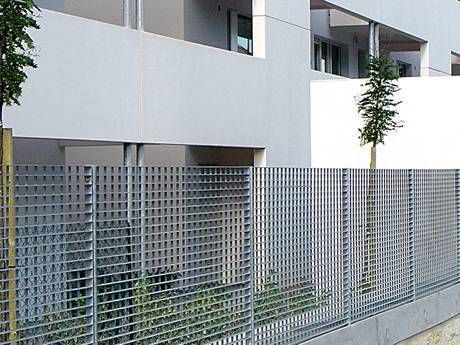 Japanese House Modern, Staircase Gate, Building Fence, Cladding Texture, Design Staircase, Steel Grating, Perforated Metal Panel, Stair Rails, Staircase Railing