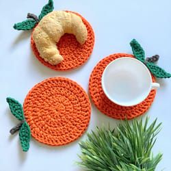 Funny Coasters, Crochet Xmas, Crochet Coaster Pattern, Camper Decor, Crochet Pumpkin, Fun Crochet Projects, Crochet Basket, Crochet Coasters, Crochet Home