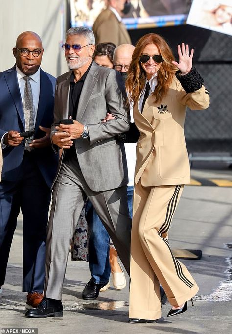 George Clooney And Julia Roberts, George Clooney Suit, Julia Roberts And George Clooney, George Clooney Julia Roberts, Adidas Suit, Jimmy Kimmel Show, Famous Celebrity Couples, Gucci X Adidas, Flamboyant Natural